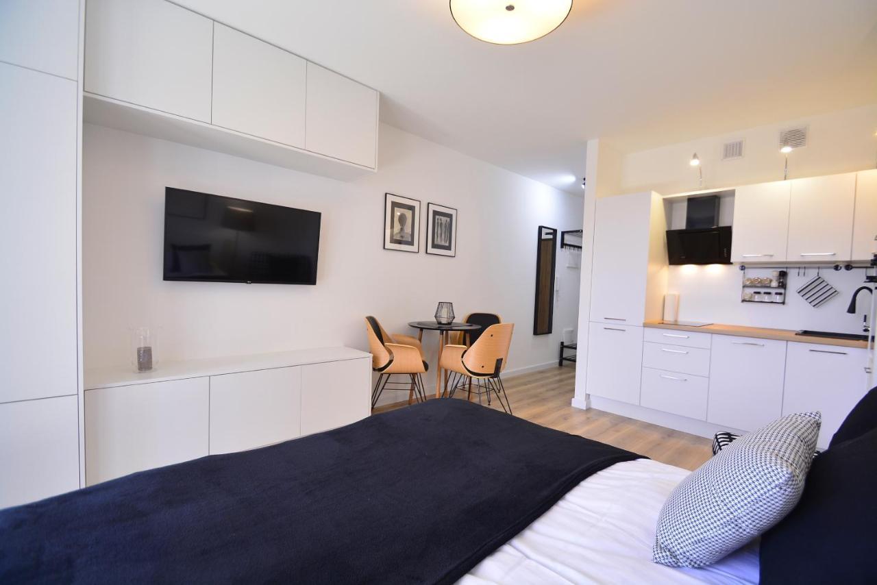 Apartamenty Bryza-Matejki 1B-Parking シフィノウイシチェ エクステリア 写真