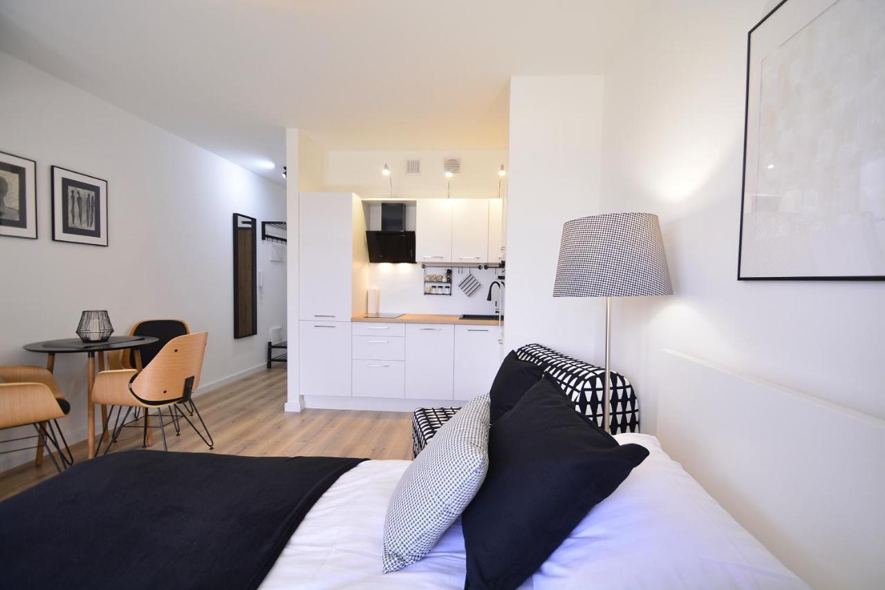 Apartamenty Bryza-Matejki 1B-Parking シフィノウイシチェ エクステリア 写真